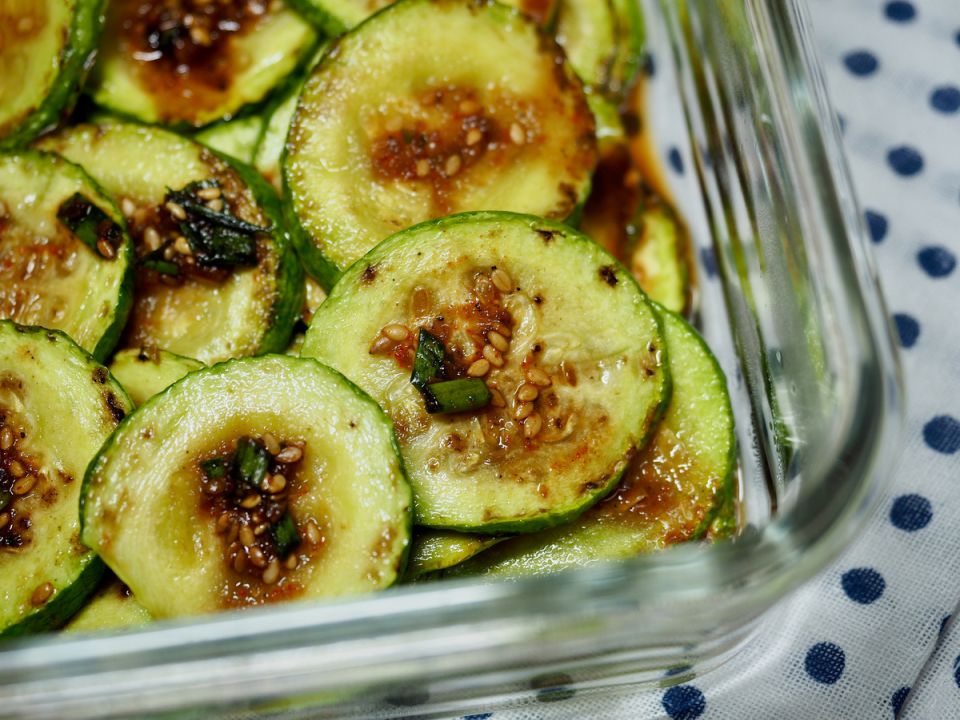 Кабачки с чесноком: легкость и аромат на вашей кухне