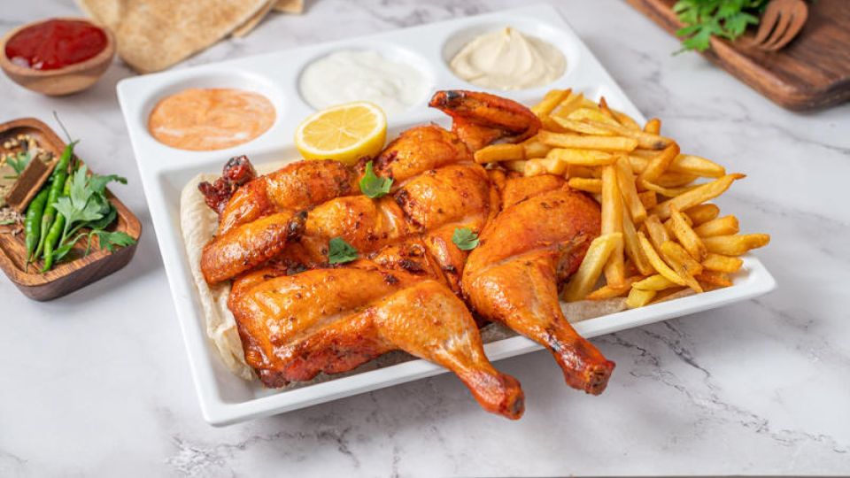 Курица будет кишеть паразитами, если не сделать это: опасность прямо под носом