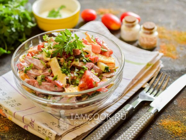 Вкусные идеи для ужина: освежающие салаты с ветчиной