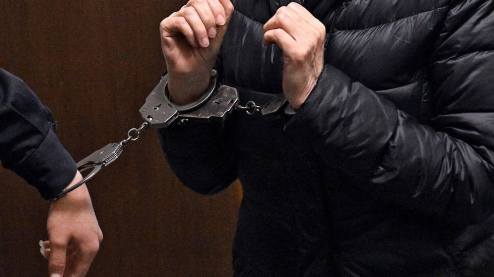 Суд продлевает арест фигурантки дела о массовом отравлении алкоголем в Сириусе