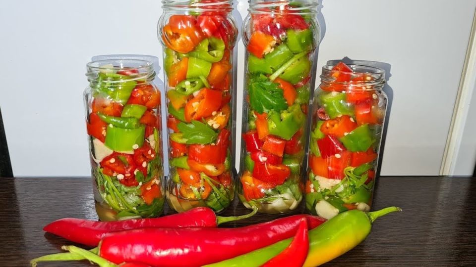 Как заготовить острый перец на зиму: быстрый и простой рецепт