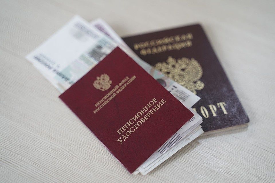 Январские пенсии: когда ожидать досрочные выплаты и как узнать свою дату