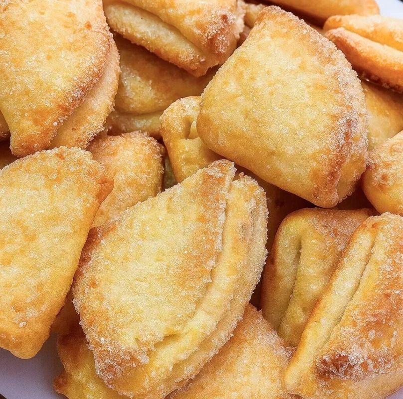 Готовим сахарное печенье 'гусиные лапки'