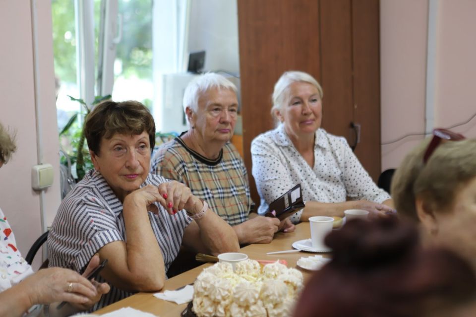 Мэр Руслан Болотов провел встречу с Советом ветеранов Ленинского округа