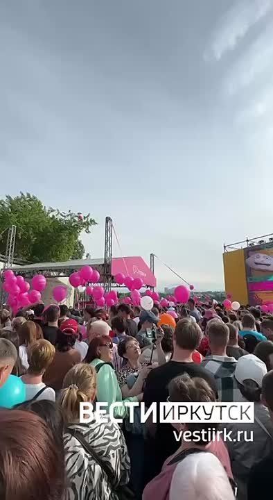      - 1,5     