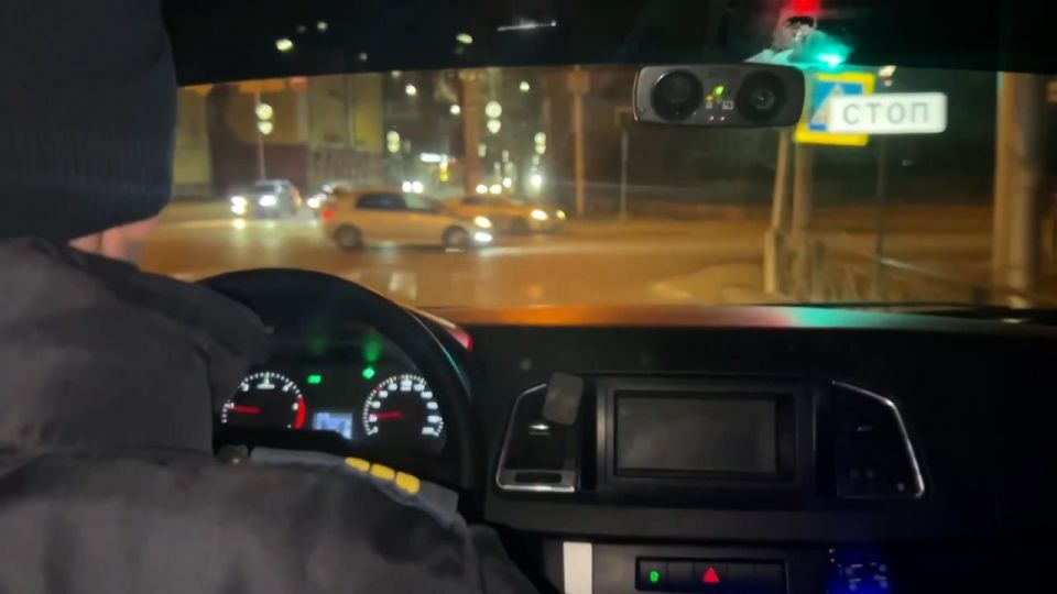          22:00