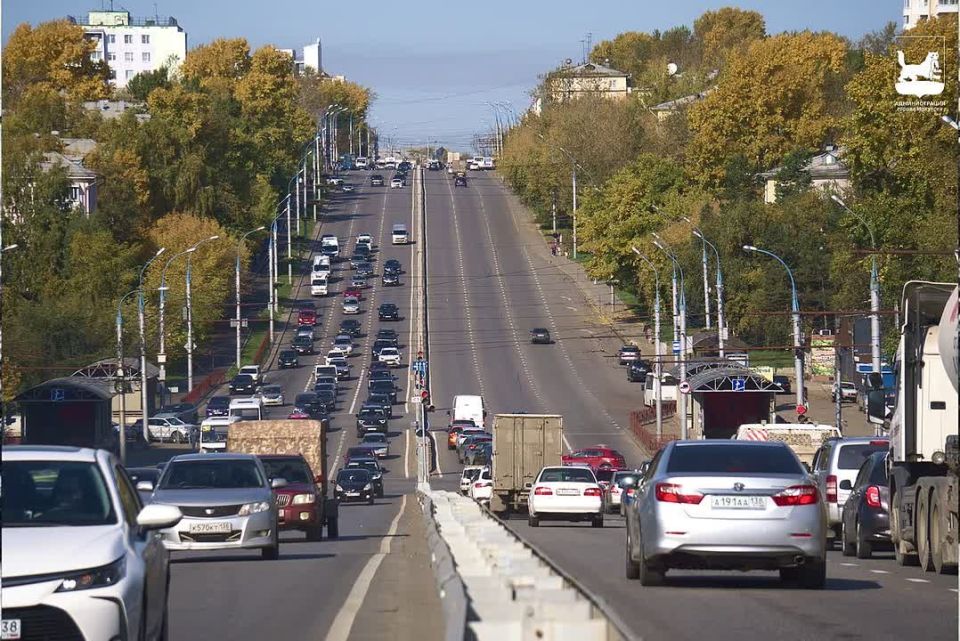 Посмотрите на #ИркутскСквозьВремя: здания, которые видели наших прадедов, стоят рядом с машинами и светофорами XXI века