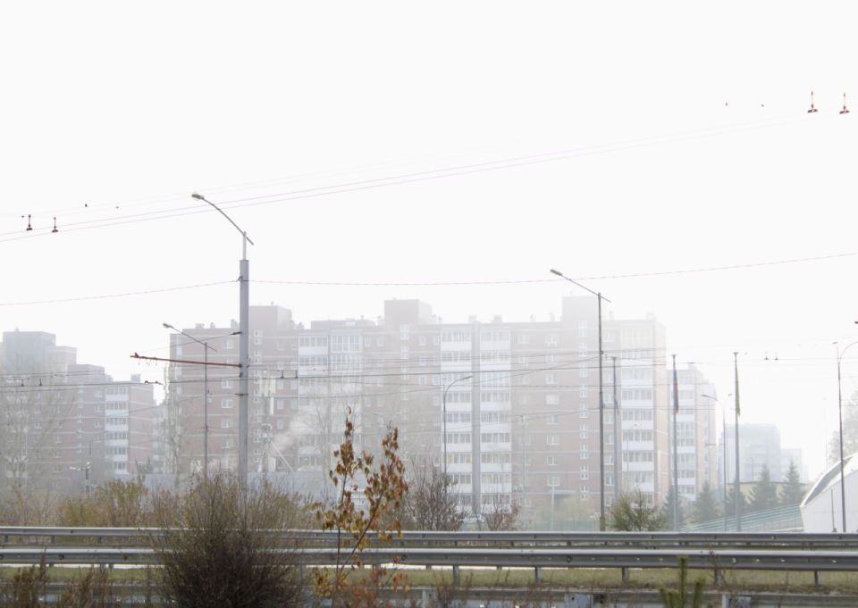 Иркутск утром 21 октября проснулся не с первыми лучами солнца, а в густом тумане, который скрыл привычные пейзажи