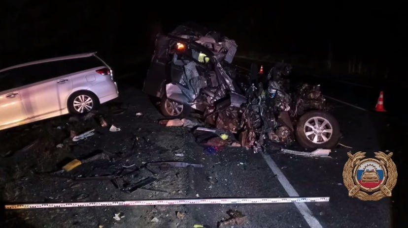 Выезд на встречку на трассе «Сибирь» закончился тройным ДТП и гибелью водителя