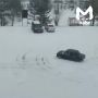 Тазовод пустился в дрифт на пожилых "Жигулях" без страховки прямо под окнами городской администрации в Иркутской области