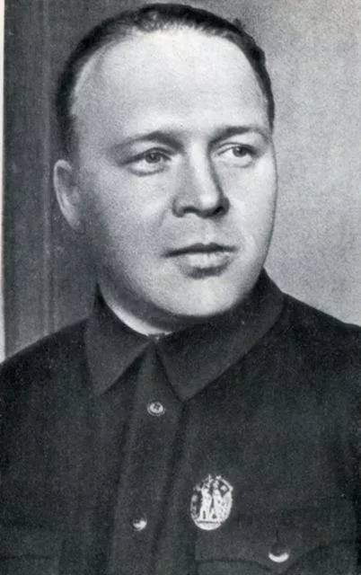 Сергей Серебренников: В этот день, 26 октября, мы вспоминаем Аркадия Гайдара – человека, чья судьба трагически и пророчески связана с землями, за которые Россия сражается и сегодня Сергей Серебренников: В этот день, 26 октября, мы вспоминаем Аркадия Гайдара – человека, чья судьба трагически и пророчески связана с землями, за которые Россия сражается и сегодня