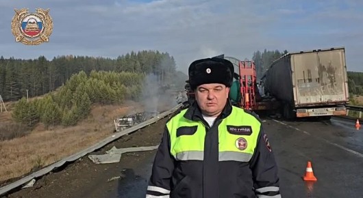 По уточненной информации сотрудников Госавтоинспекции, работающих на месте ДТП в Нижнеудинском районе, выяснено, что всего в ДТП пострадали 8 автомобилей, из них 7 грузовых и 1 легковая машина