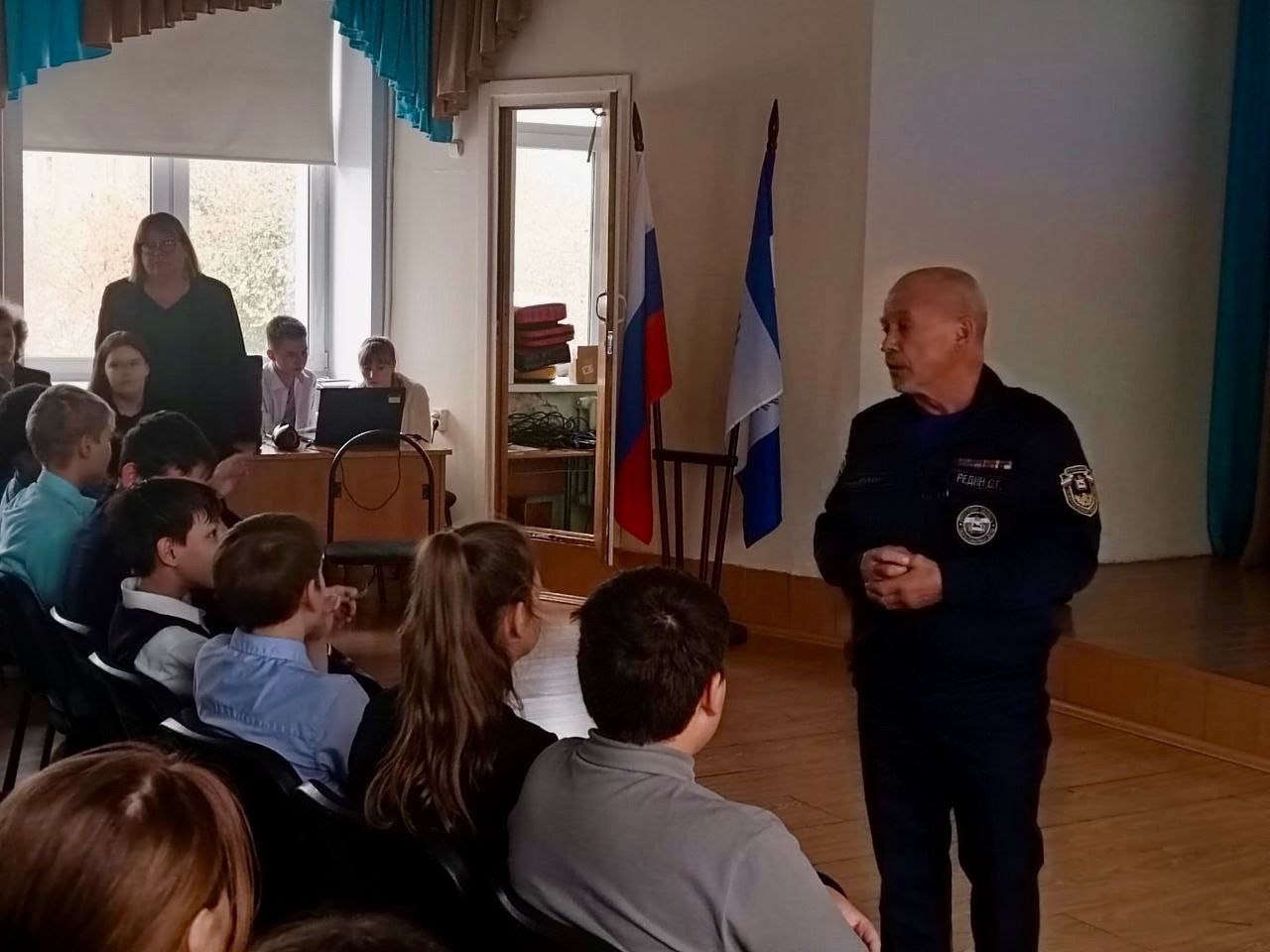 Неделя безопасности прошла во всех школах Иркутска в преддверии осенних каникул Неделя безопасности прошла во всех школах Иркутска в преддверии осенних каникул