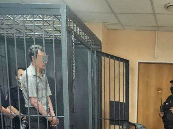 В Иркутске мужчина пытался убить заместителя главврача и секретаря поликлиники
