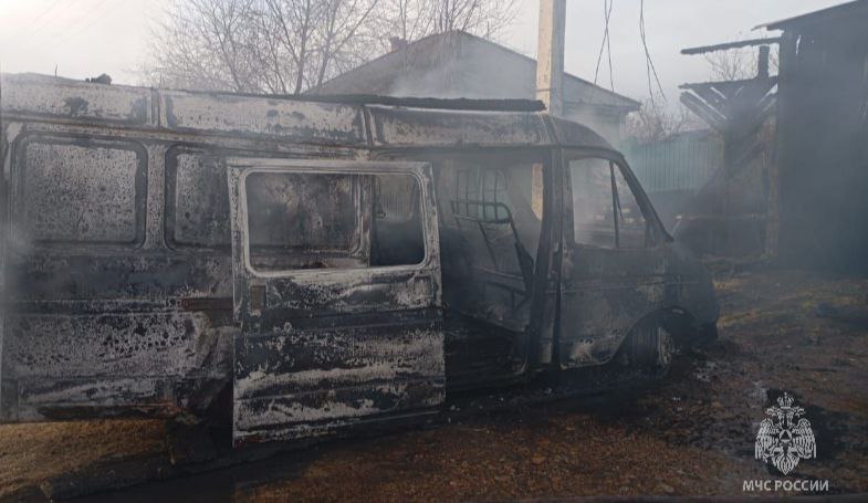 Мужчина пострадал, пытаясь потушить пожар Мужчина пострадал, пытаясь потушить пожар