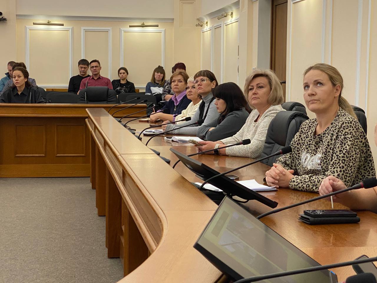 Сергей Петров: Провел плановое совещание с руководителями управляющих компаний и подразделений мэрии, отвечающих за соблюдение Правил благоустройства