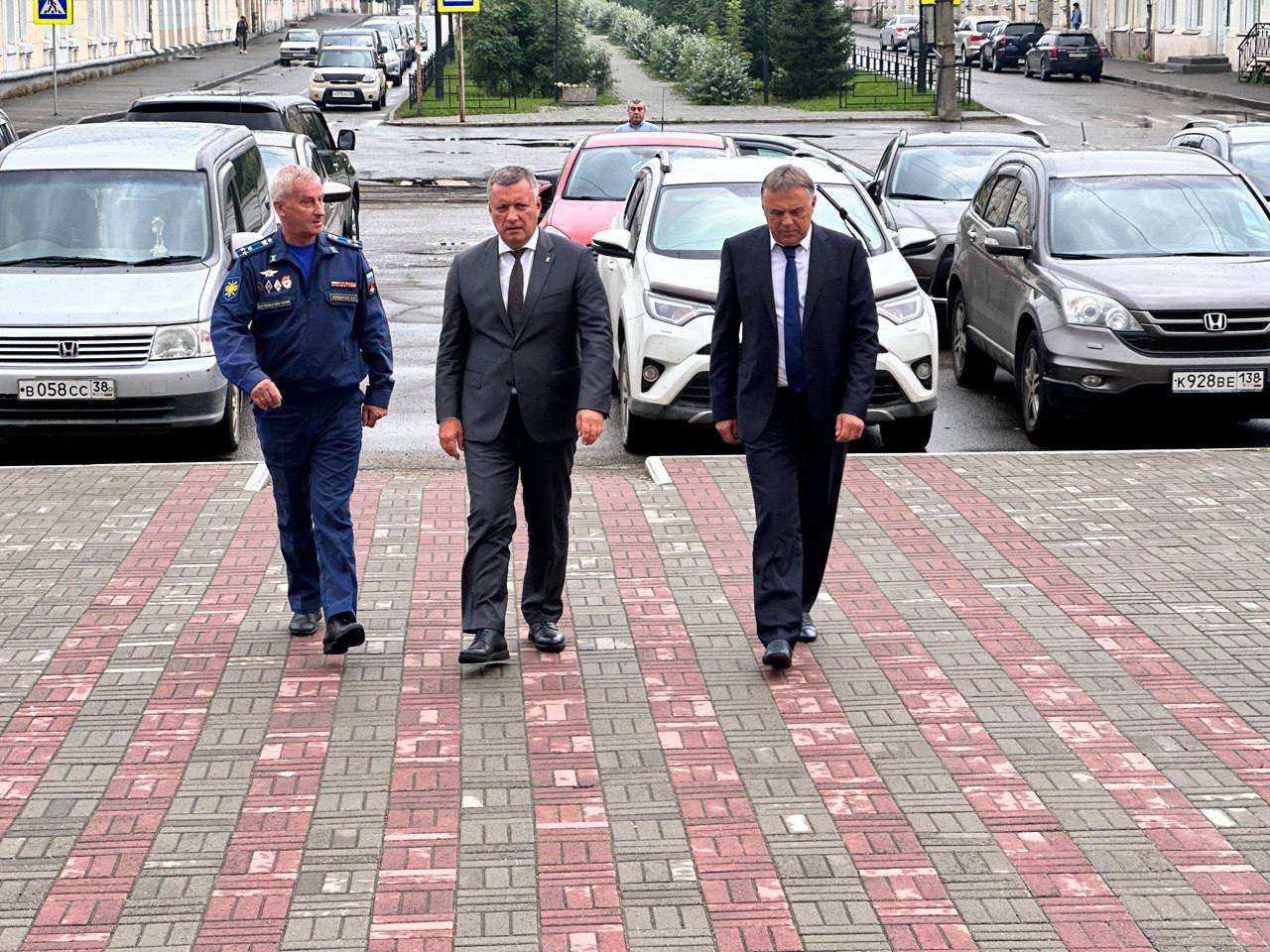 Сергей Петров: Сегодня день рождения у губернатора Игоря Ивановича Кобзева Сергей Петров: Сегодня день рождения у губернатора Игоря Ивановича Кобзева