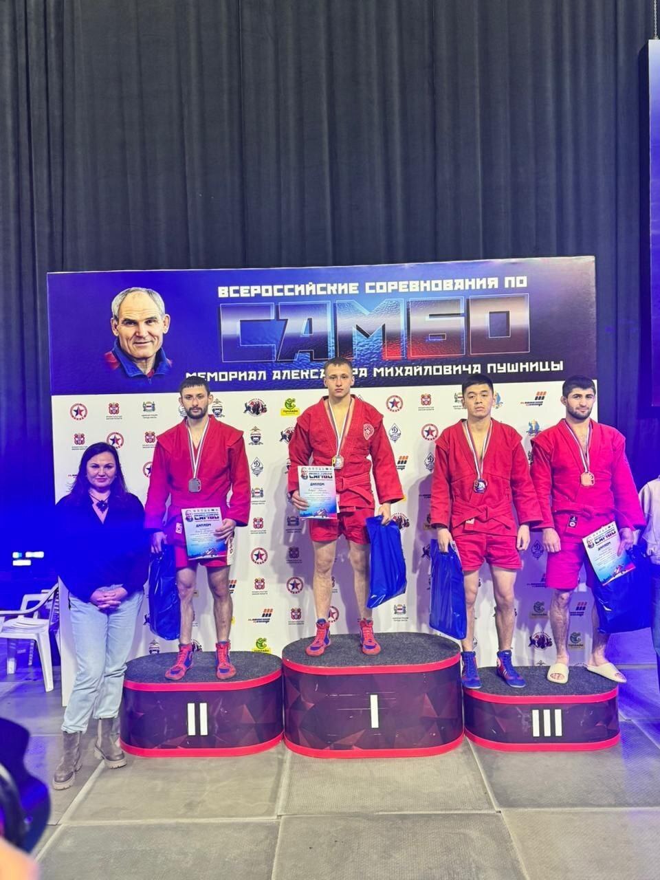 Иркутский спортсмен Никита Зиборов одержал победу на всероссийских соревнованиях по самбо «Мемориал Заслуженного мастера спорта СССР А.М. Пушницы». Турнир с 24 по 26 октября проходил в манеже спорткомплекса «Красная звезда»... Иркутский спортсмен Никита Зиборов одержал победу на всероссийских соревнованиях по самбо «Мемориал Заслуженного мастера спорта СССР А.М. Пушницы». Турнир с 24 по 26 октября проходил в манеже спорткомплекса «Красная звезда»...