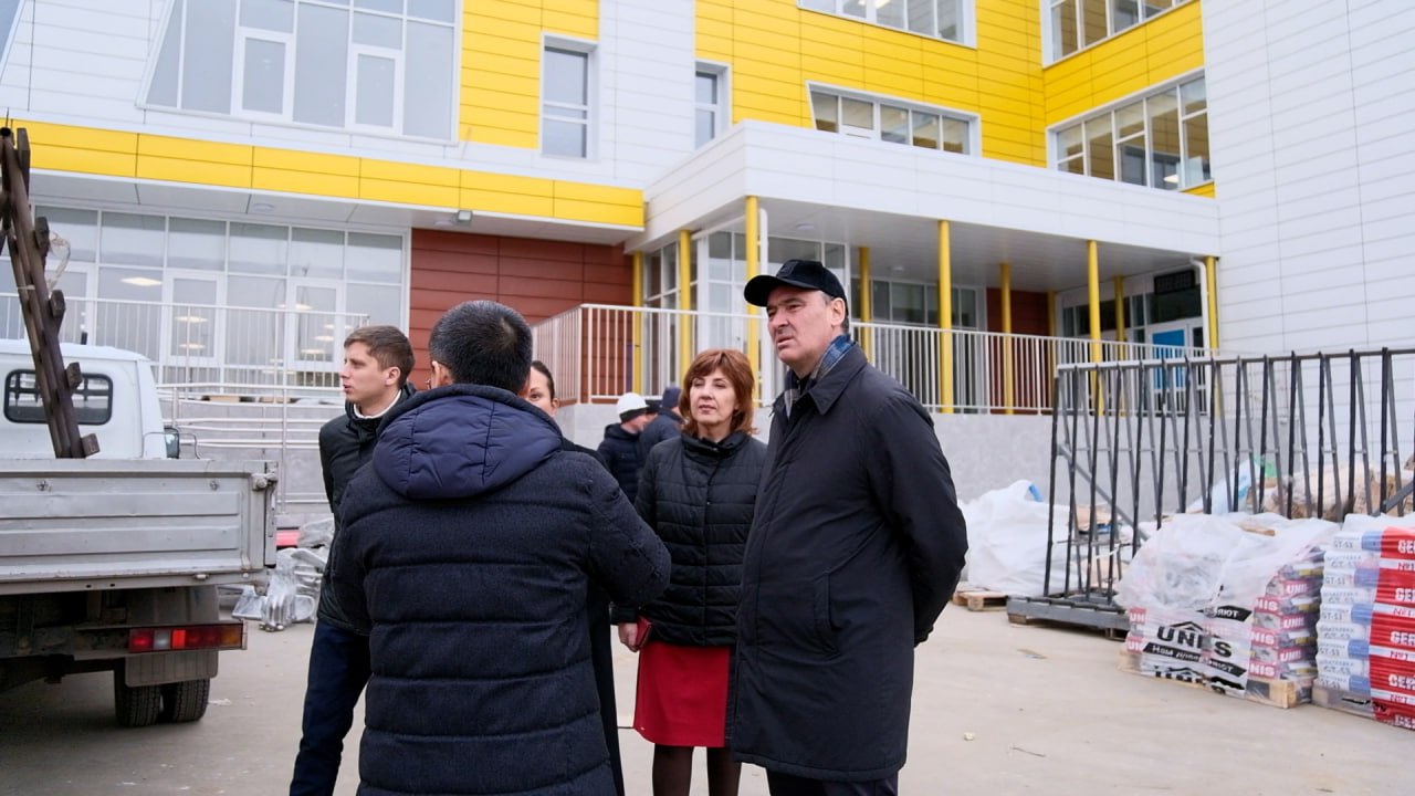 Мэр Руслан Болотов проверил ход выполнения работ на строительной площадке на улице Ярославского Мэр Руслан Болотов проверил ход выполнения работ на строительной площадке на улице Ярославского