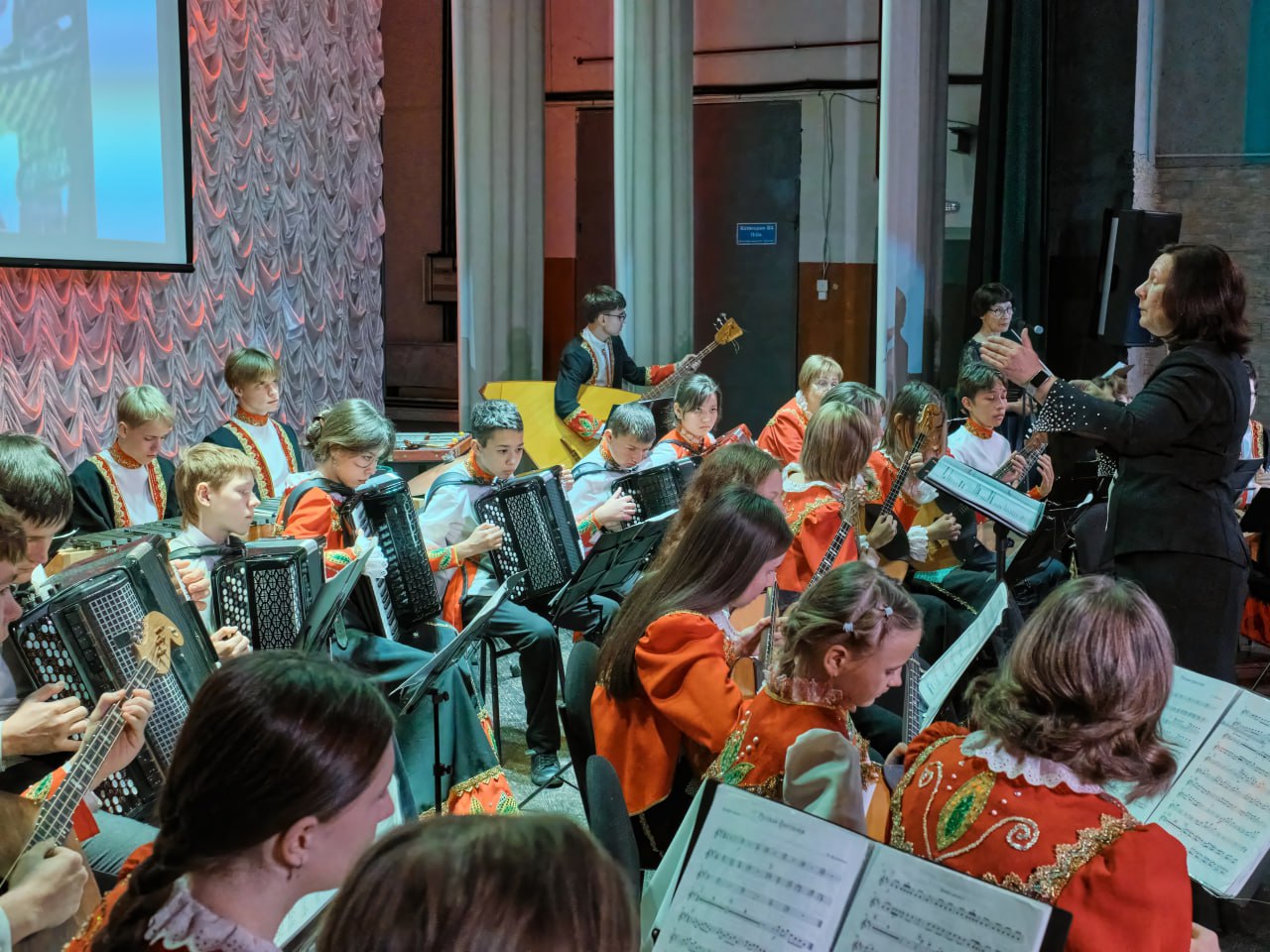 Ангарская Детская школа искусств № 3 реализует проект «В каждом русском живёт…» Ангарская Детская школа искусств № 3 реализует проект «В каждом русском живёт…»