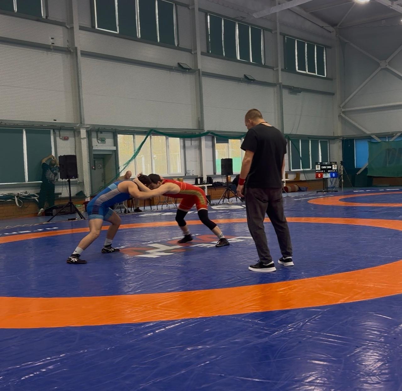 Спортсмены Приангарья выиграли шесть медалей на всероссийских соревнованиях по вольной борьбе памяти мастера спорта СССР Л.Р. Алексеюка, которые 23 октября завершились в Смоленске Спортсмены Приангарья выиграли шесть медалей на всероссийских соревнованиях по вольной борьбе памяти мастера спорта СССР Л.Р. Алексеюка, которые 23 октября завершились в Смоленске