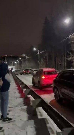 Сотрудники Госавтоинспекции возбудили административное производство в отношении администрации Иркутского муниципального округа в связи с несоблюдением требований БДД к содержанию автодороги