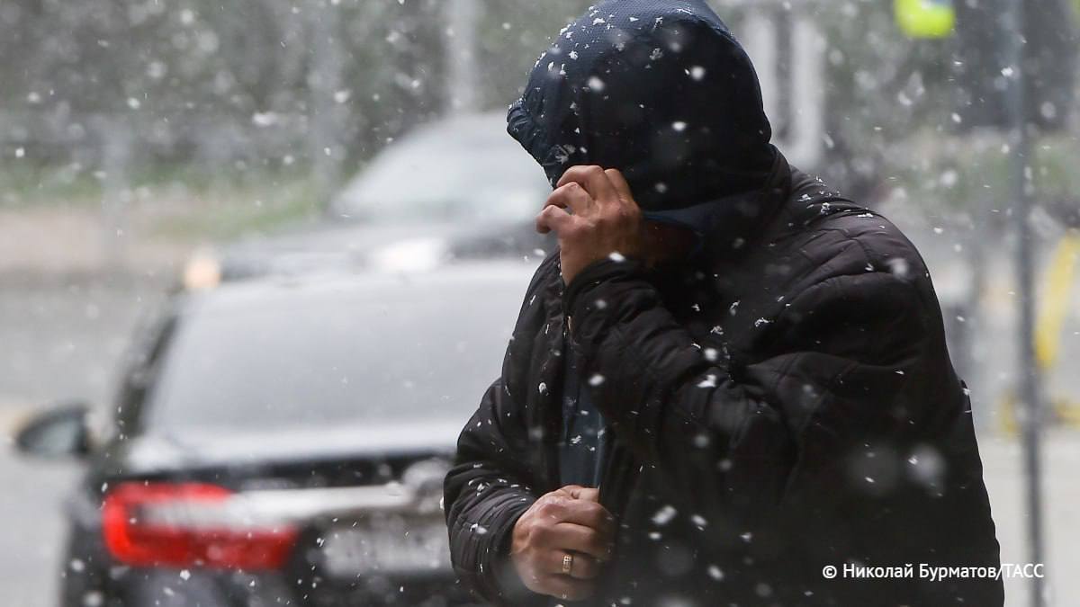 Режим повышенной готовности введен в Иркутской области из-за резкого ухудшения погоды — сильного ветра, мокрого снега, гололеда на дорогах