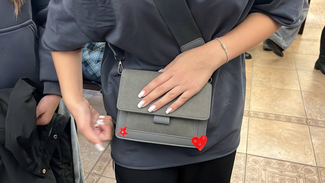 В Ангарске с помощью VR-очков школьники повторяют правила дорожного движения В Ангарске с помощью VR-очков школьники повторяют правила дорожного движения