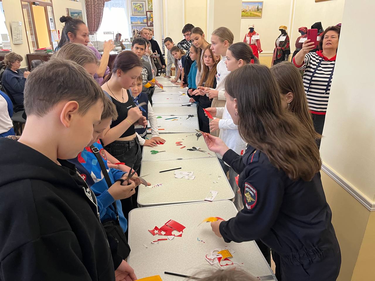 В Ангарске с помощью VR-очков школьники повторяют правила дорожного движения В Ангарске с помощью VR-очков школьники повторяют правила дорожного движения