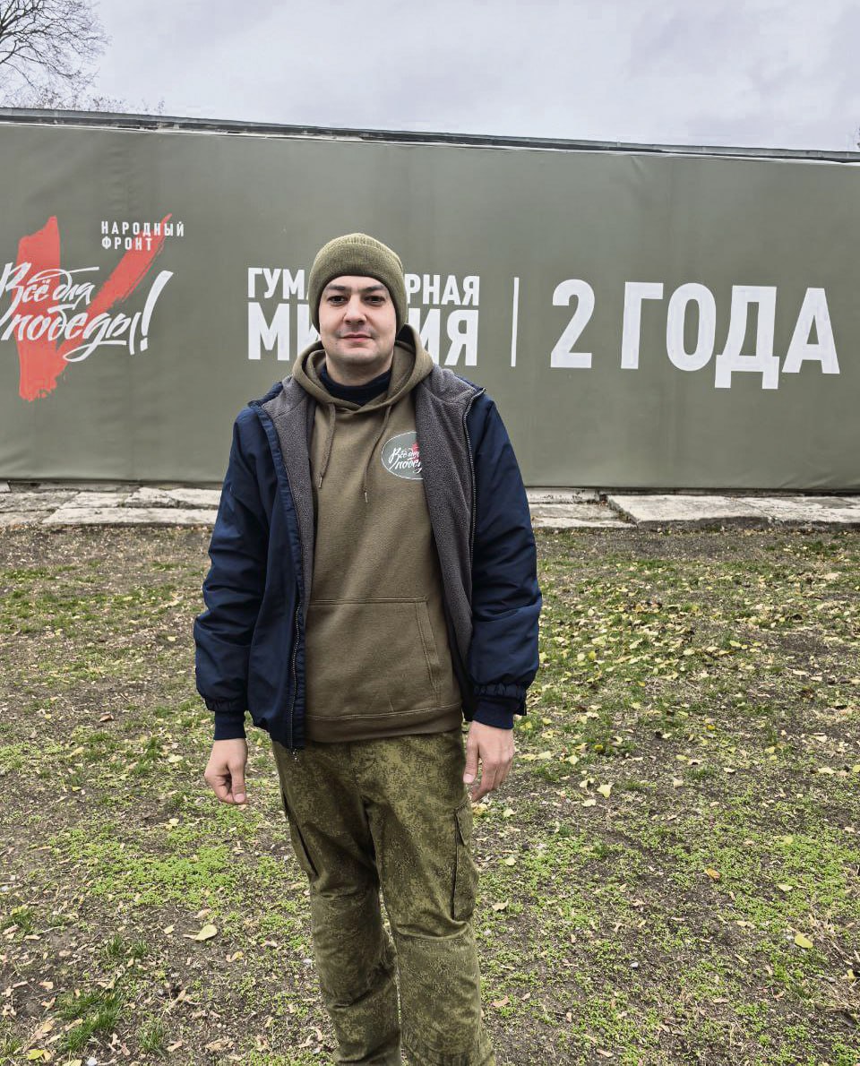 Из Иркутска в зону СВО нашим землякам регулярно уходят гуманитарные караваны, которые собирают все миром Из Иркутска в зону СВО нашим землякам регулярно уходят гуманитарные караваны, которые собирают все миром