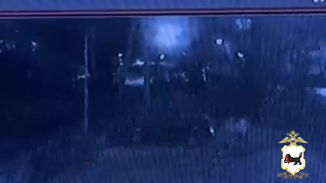 В Бодайбо двое местных жителей шли, шли и вот к такому пришли — угнать машину, чтобы покататься с друзьями