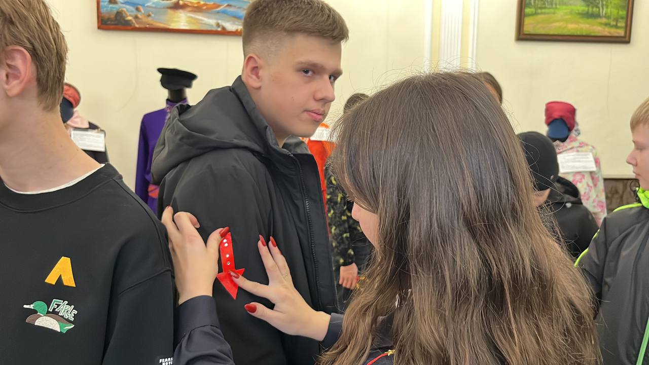 В Ангарске с помощью VR-очков школьники повторяют правила дорожного движения В Ангарске с помощью VR-очков школьники повторяют правила дорожного движения