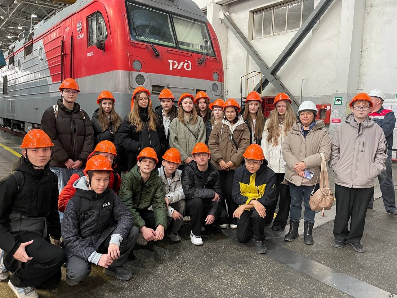 Школьники Иркутска посетили ведущие предприятия города в рамках федерального проекта «Профэкспедиции»