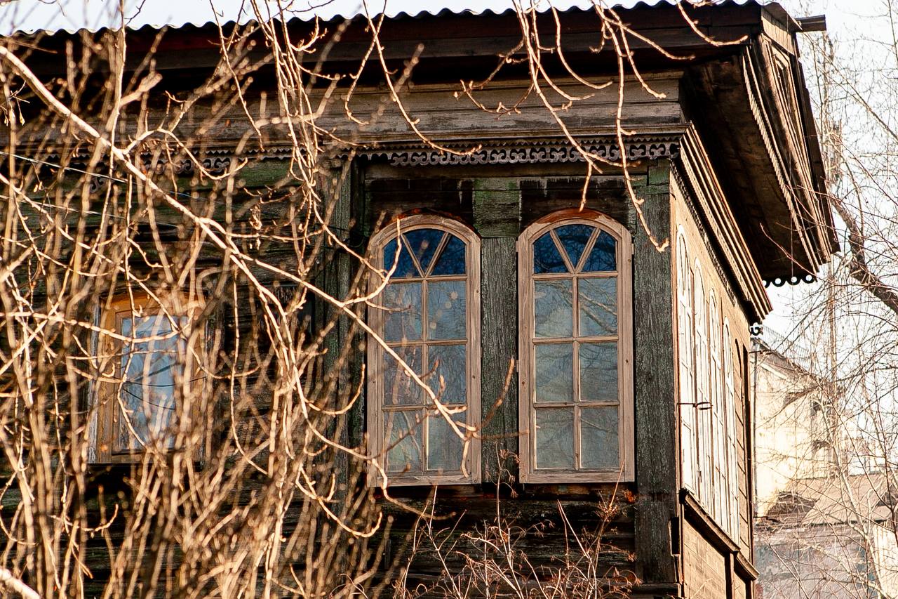 Доброе утро!. Середина недели будет такой: всего +2 градуса за окном, пасмурно и ветер западный 2 метра в секунду