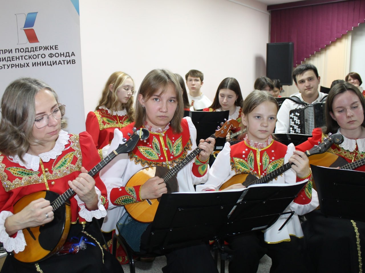 Ангарская Детская школа искусств № 3 реализует проект «В каждом русском живёт…» Ангарская Детская школа искусств № 3 реализует проект «В каждом русском живёт…»