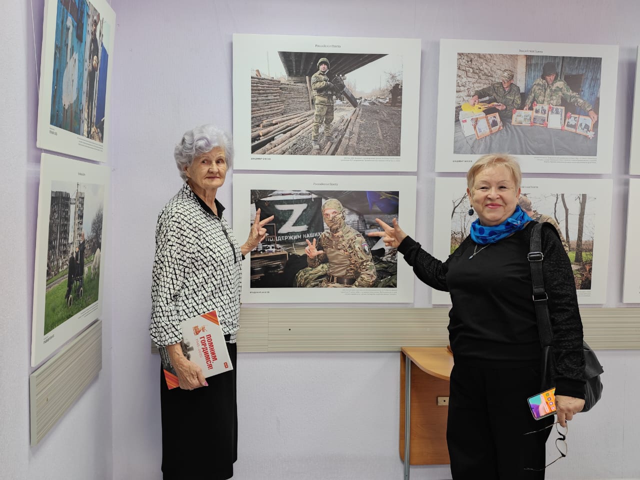 Фотовыставка военкора «Российской газеты» Владимира Аносова «Донбасс» открылась 29 октября в Иркутске Фотовыставка военкора «Российской газеты» Владимира Аносова «Донбасс» открылась 29 октября в Иркутске