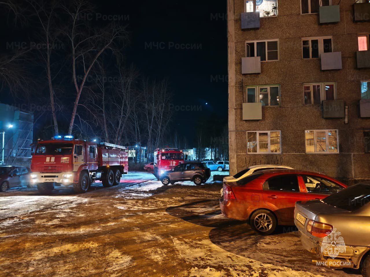 Из 15 пожаров, ликвидированных в прошедшие сутки, 7 произошли в многоквартирных домах