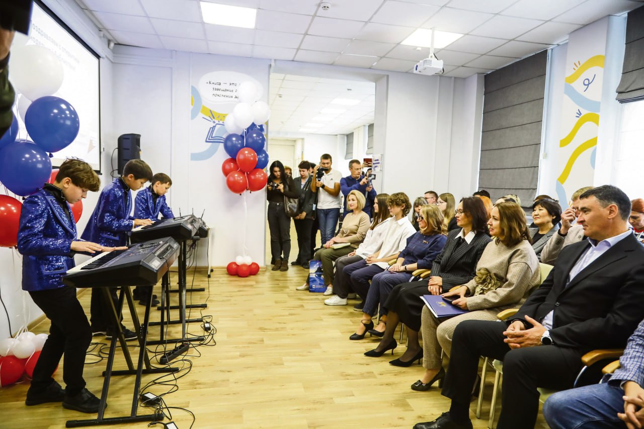 Сегодня знакомимся с иркутским творческим клубом «Созвездие», который объединяет по интересам иркутян всех возрастов — от 4 до 92 лет! Сегодня знакомимся с иркутским творческим клубом «Созвездие», который объединяет по интересам иркутян всех возрастов — от 4 до 92 лет!