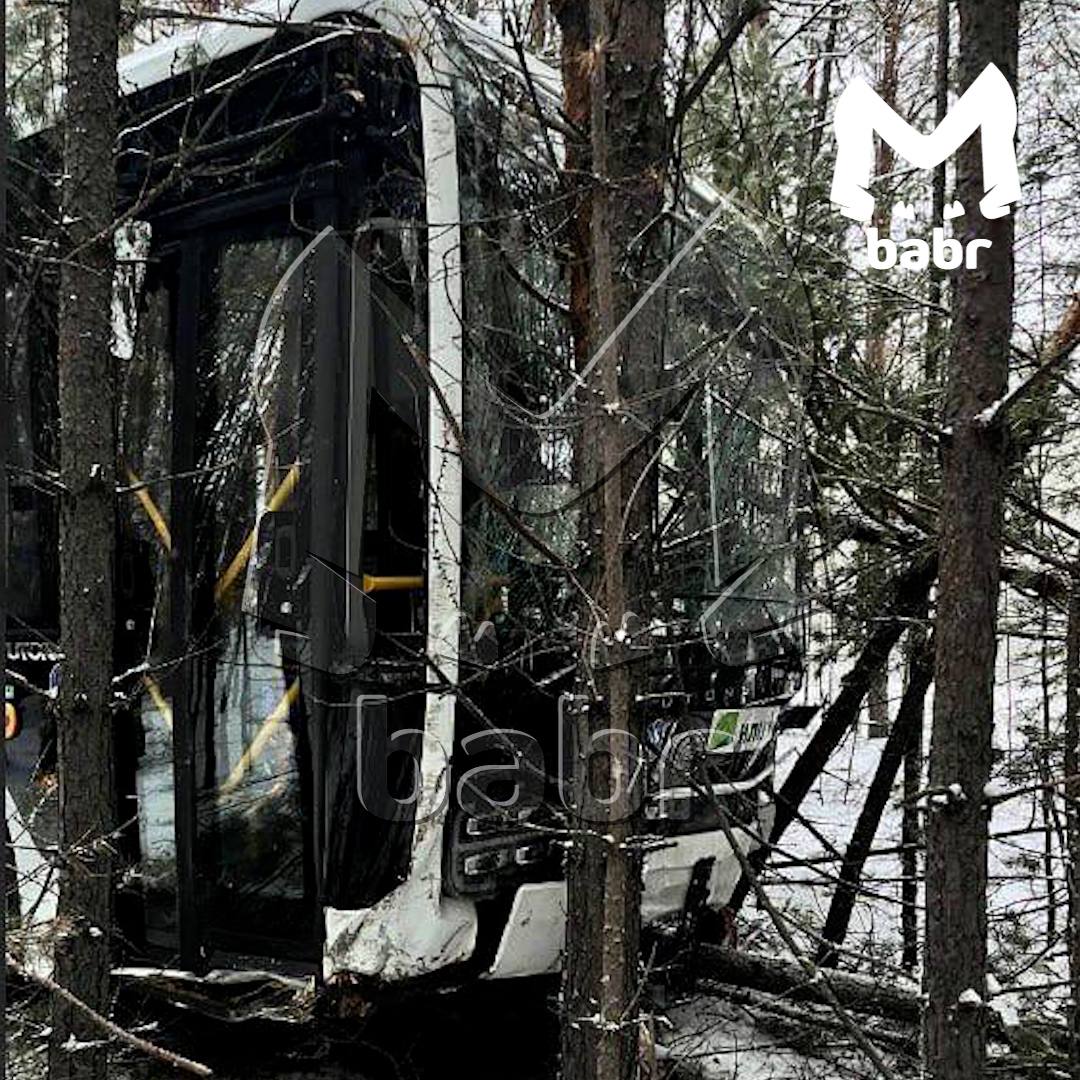 Одна из пострадавших в аварии с автобусами в Усть-Илимске в тяжёлом состоянии