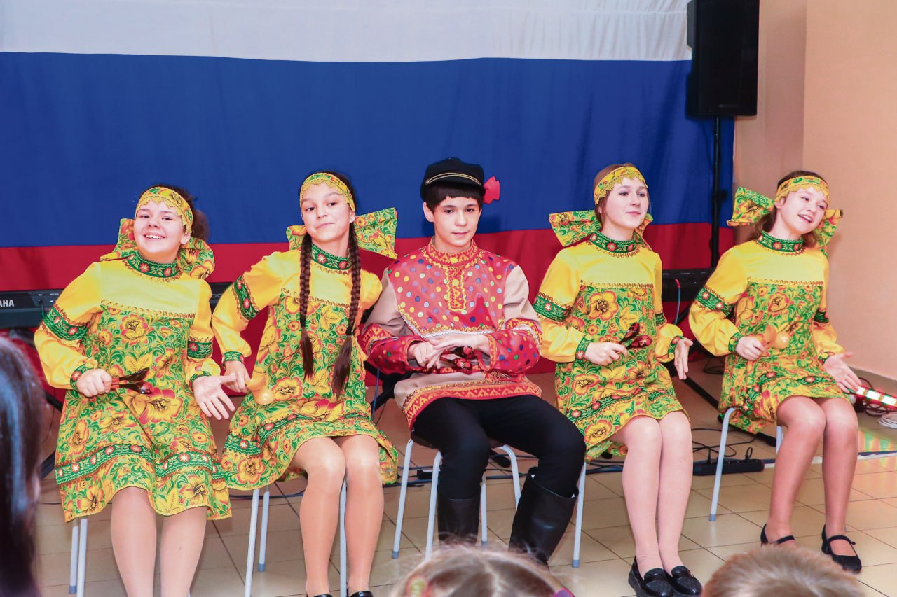 Сегодня знакомимся с иркутским творческим клубом «Созвездие», который объединяет по интересам иркутян всех возрастов — от 4 до 92 лет! Сегодня знакомимся с иркутским творческим клубом «Созвездие», который объединяет по интересам иркутян всех возрастов — от 4 до 92 лет!