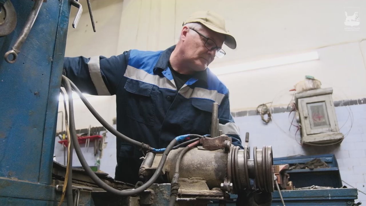 «Маршрут трамвая начинается в цехе»: слесари депо МУП «Иркутскгортранс» рассказали, как собирают новую технику и ремонтируют существующую