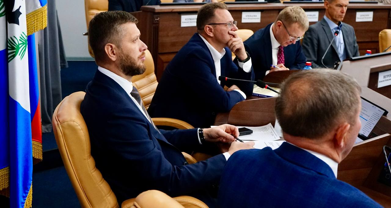 Важный вопрос о перспективах строительства новых теплоисточников в Иркутске и поиске вариантов их финансирования обсудили с коллегами, представителями мэрии и энергетиками на прошедших депутатских слушаниях