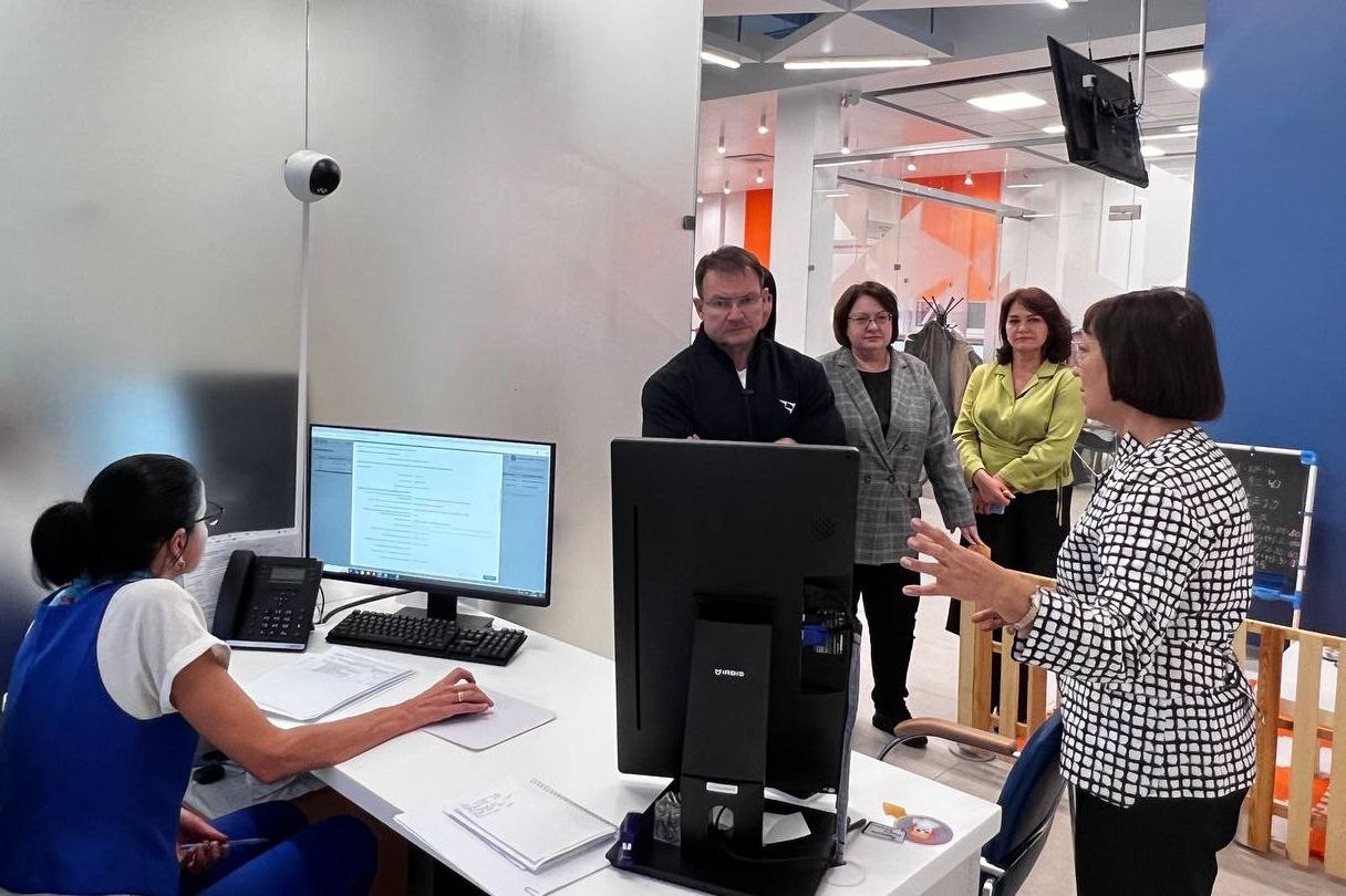 Директор дивизиона новых технологий в социальной сфере Агентства стратегических инициатив Сергей Стрижнев познакомился с работой Флагманского Кадрового центра «Работа России» Директор дивизиона новых технологий в социальной сфере Агентства стратегических инициатив Сергей Стрижнев познакомился с работой Флагманского Кадрового центра «Работа России»