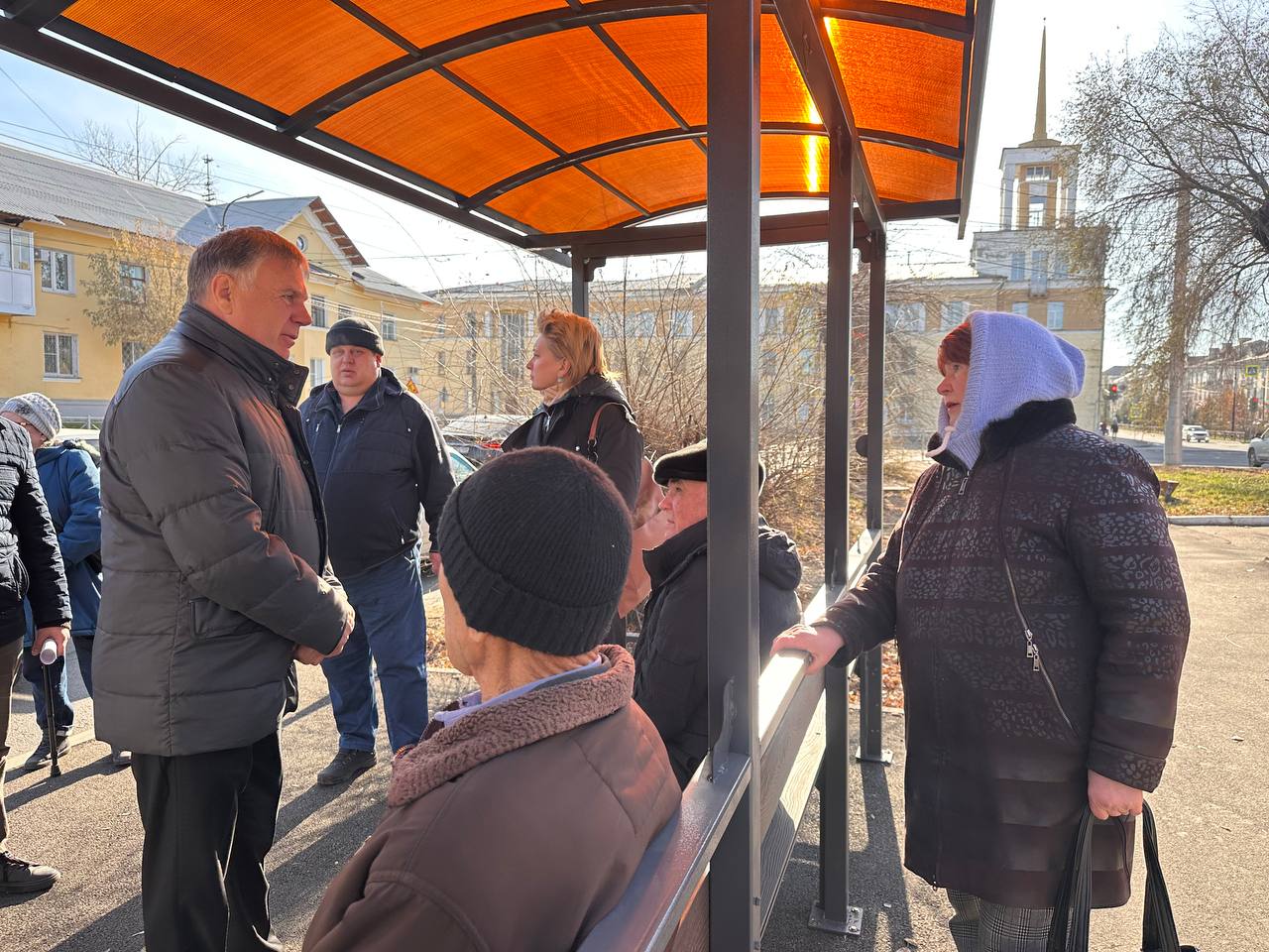 Рабочий выезд на объекты дорожного ремонта провел мэр Сергей Петров Рабочий выезд на объекты дорожного ремонта провел мэр Сергей Петров