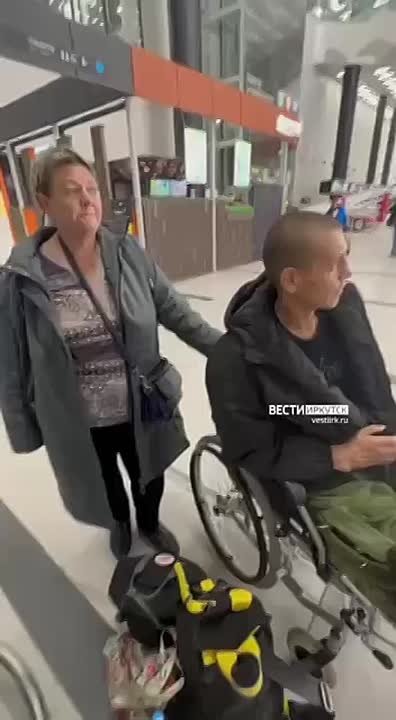 #нампишут:. Участник СВО из Иркутска не может вылететь из Новосибирска «Он получил ранение на обе ноги и сейчас вообще не может ходить. Из Новосибирска летим в Иркутск, но в аэропорту говорят, что вылететь не получится, так...