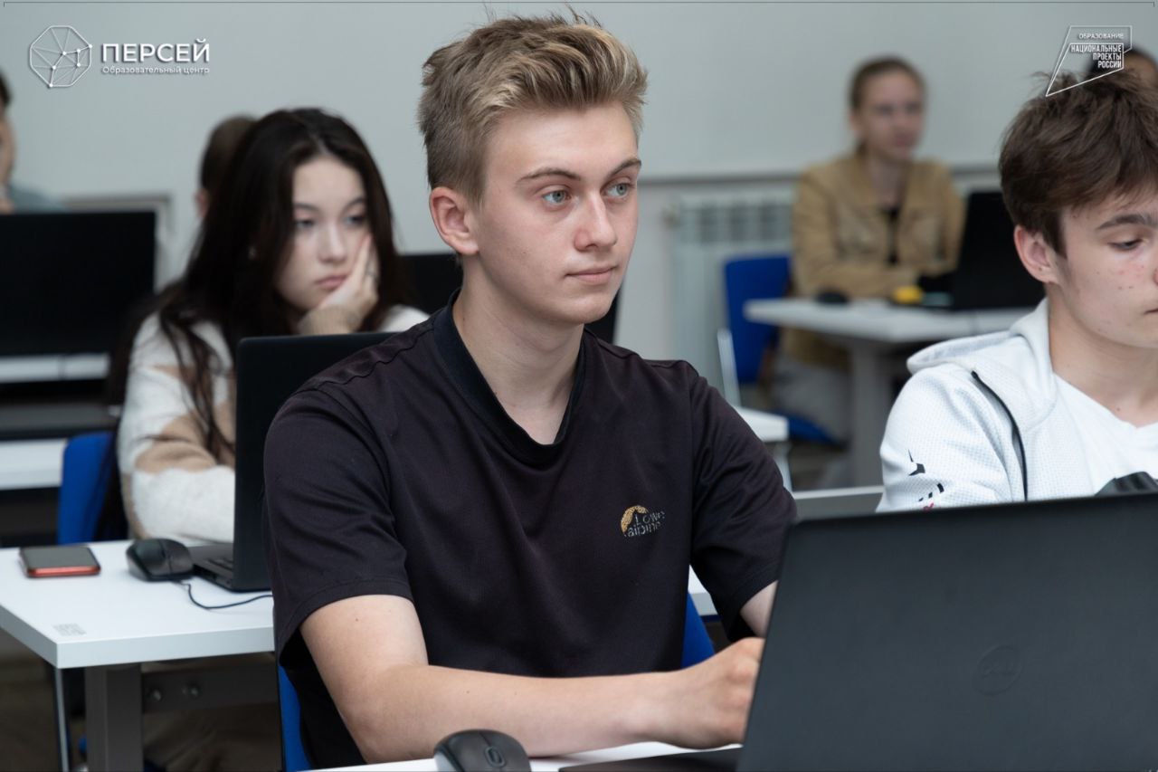 Талантливый школьник из Иркутской области Егор Высоцков стал участником просветительского марафона «Знание.Наука» в Москве