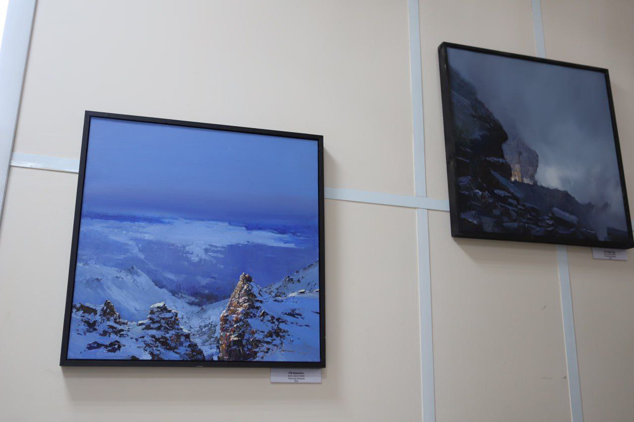 Выставка картин Александра Имедеева «Сияние Сибири» представлена в администрации Иркутска Выставка картин Александра Имедеева «Сияние Сибири» представлена в администрации Иркутска