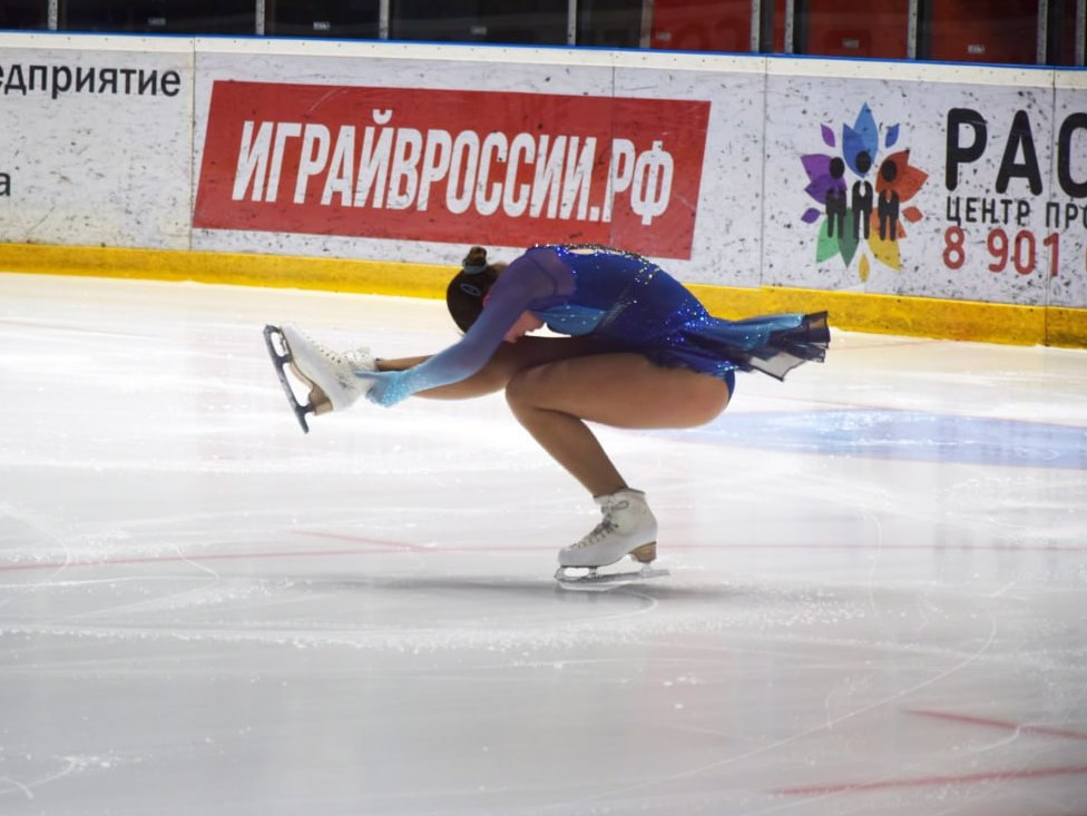 Соревнования по фигурному катанию проходят в Ангарске Соревнования по фигурному катанию проходят в Ангарске