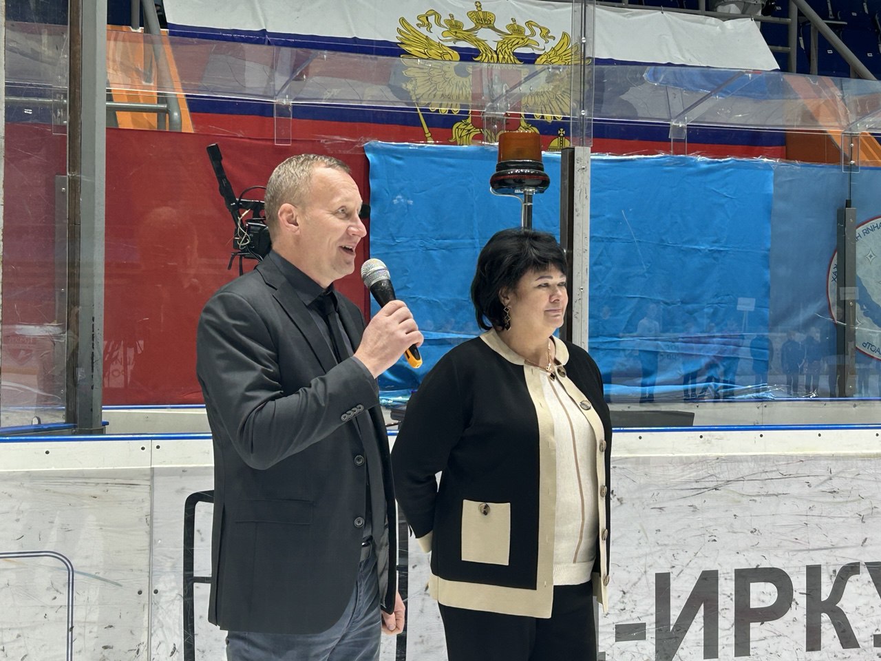 Соревнования по фигурному катанию проходят в Ангарске Соревнования по фигурному катанию проходят в Ангарске