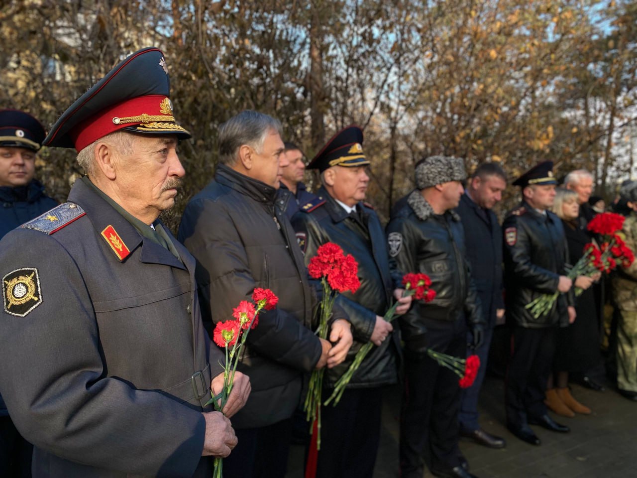 В Ангарске открыли памятник Герою России генерал-полковнику Игорю Сергеевичу Груднову В Ангарске открыли памятник Герою России генерал-полковнику Игорю Сергеевичу Груднову